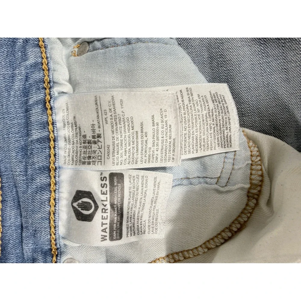 Levis 559 Relaxed Straight Jeans Mens 38x32 Light Wash Blue Good Denim Pants